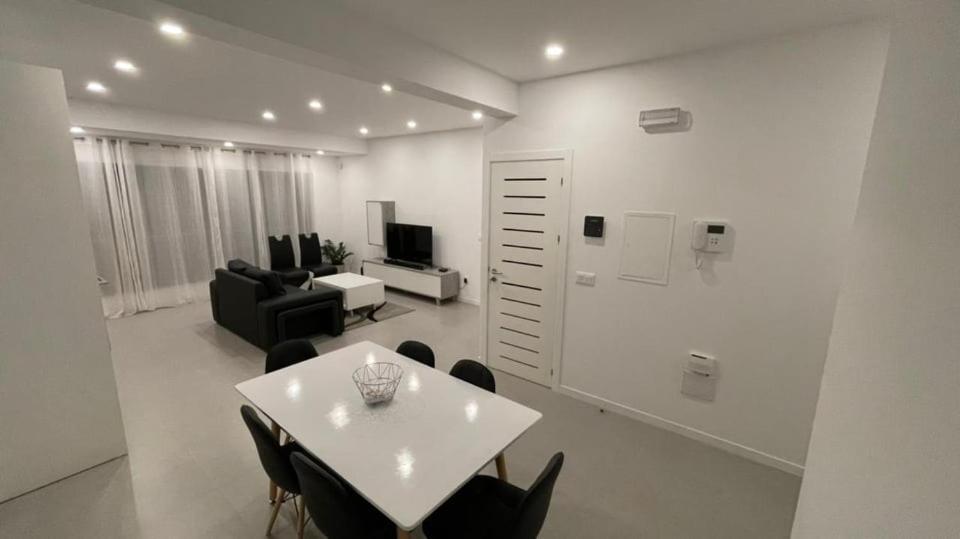 Duarte Apartments - Lux Mindelo Esterno foto